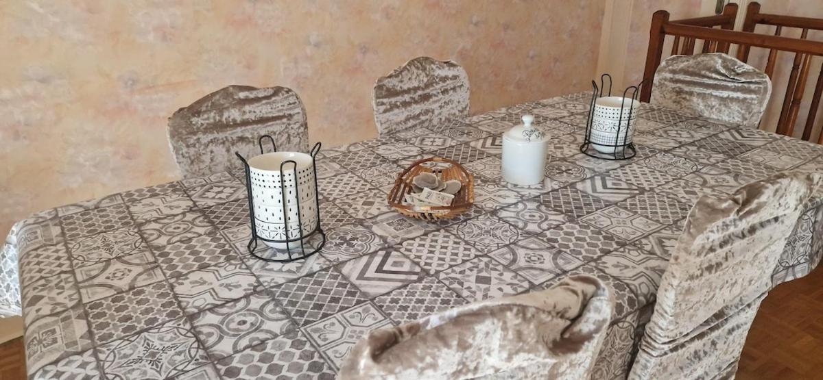 Appartement 120 M² Duplex Coeur Historique Au Calme Le Puy-en-Velay Zewnętrze zdjęcie